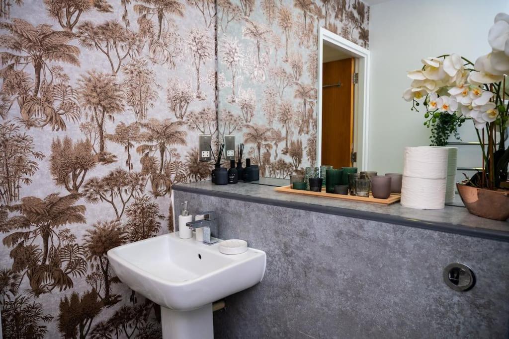 2 Bed Apt In Leeds City Centre Exterior photo